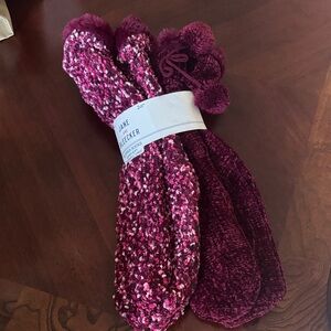 Jane and Bleecker Pink and burgundy Cozy Socks